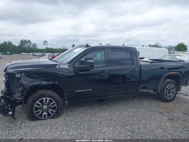 General Motors Sierra 3500HD 4wd  Long Bed At4