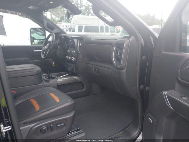 General Motors Sierra 3500HD 4wd  Long Bed At4
