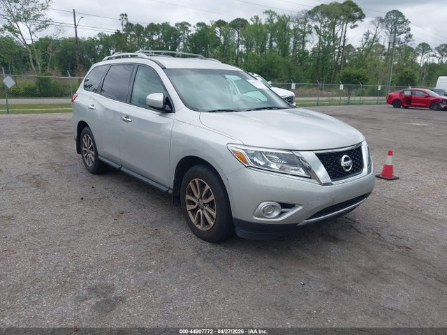Salvage Nissan Pathfinder Image