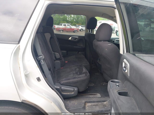 Nissan Pathfinder Sv