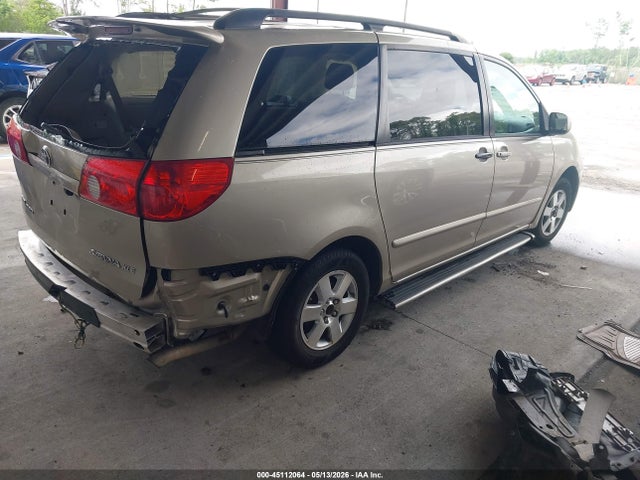 Toyota Sienna Xle