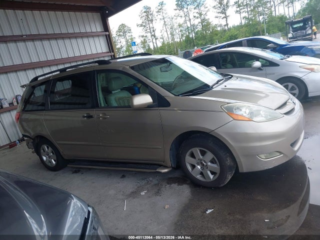 Toyota Sienna Xle