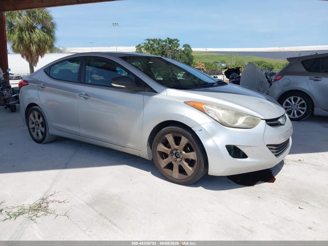 Salvage Hyundai ELANTRA Image