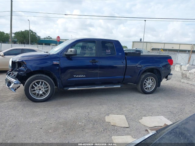 Toyota Tundra Sr5 V8
