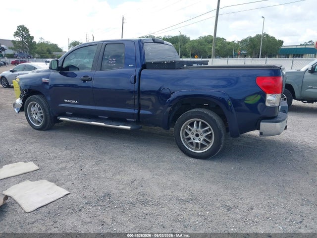 Toyota Tundra Sr5 V8