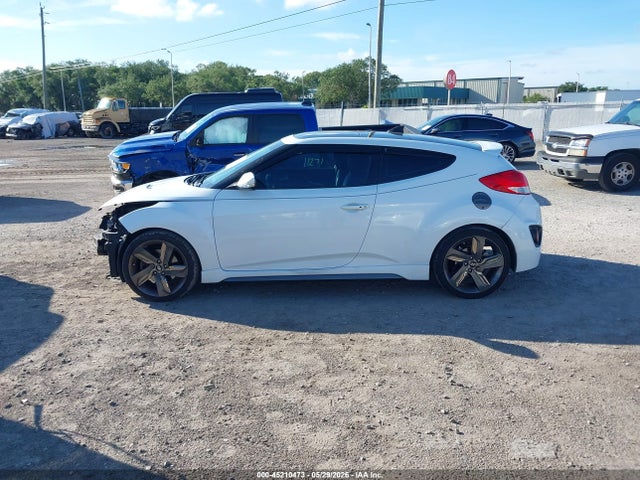 Hyundai VELOSTER Turbo