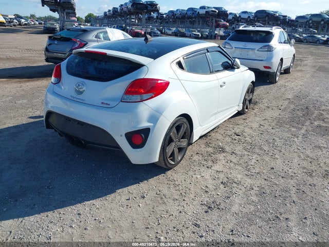 Hyundai VELOSTER Turbo