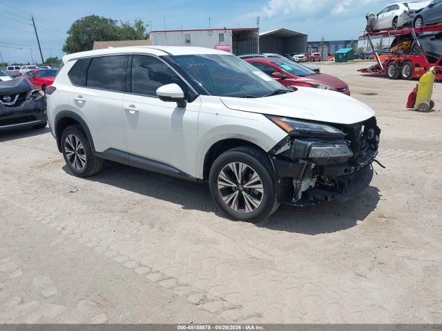 Salvage Nissan Rogue Image