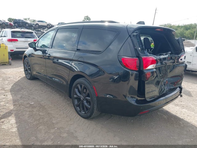 Chrysler Pacifica Touring Plus