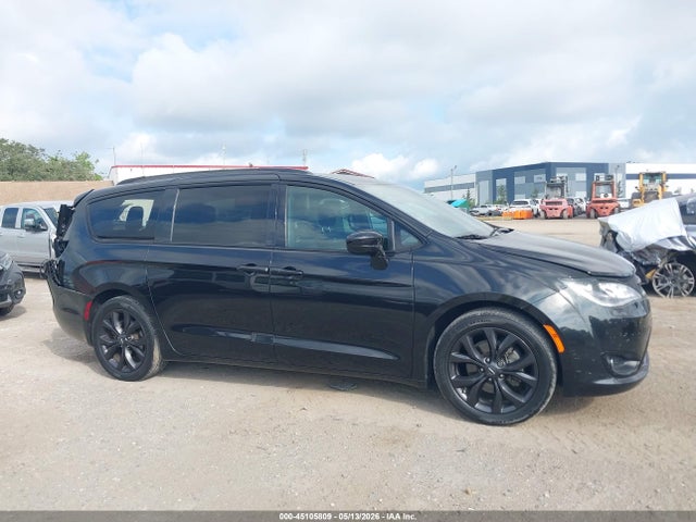 Chrysler Pacifica Touring Plus