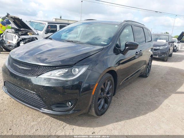 Chrysler Pacifica Touring Plus