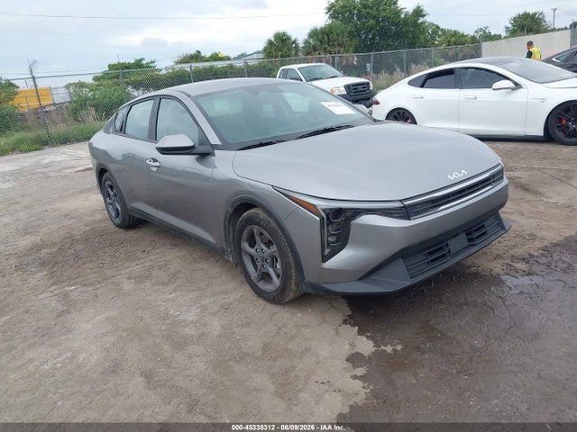 Salvage Kia K4 Image