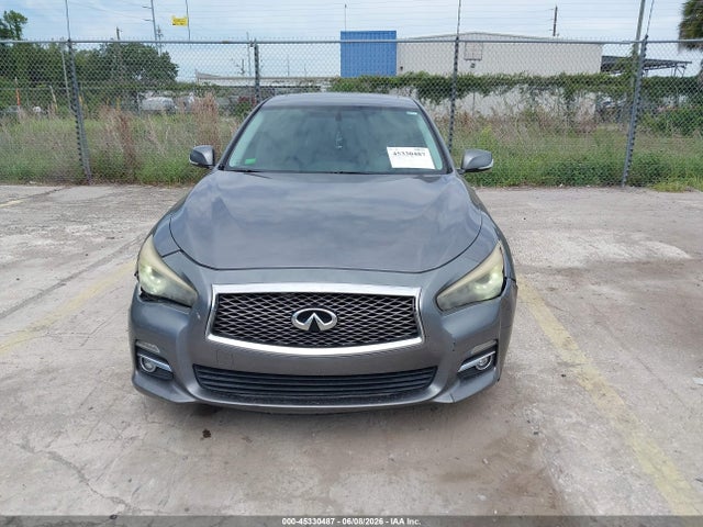 INFINITI Q50 Premium