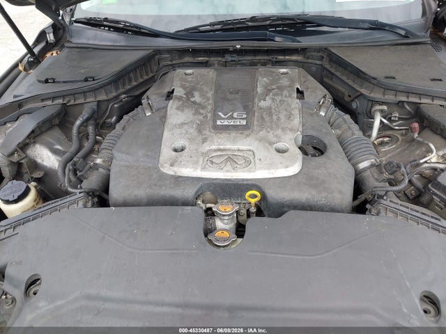 INFINITI Q50 Premium