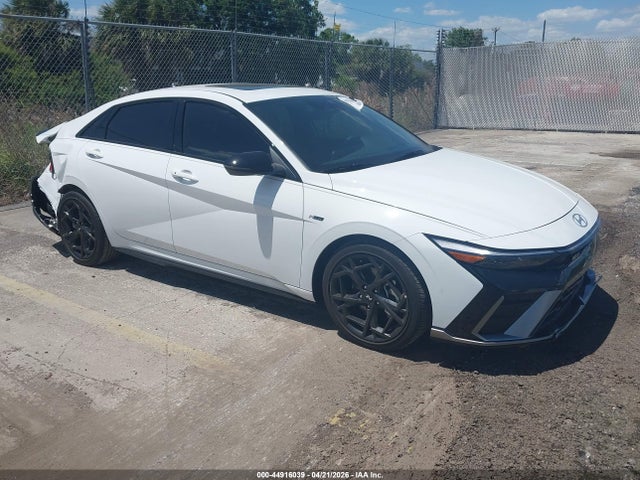 Salvage Hyundai ELANTRA Image