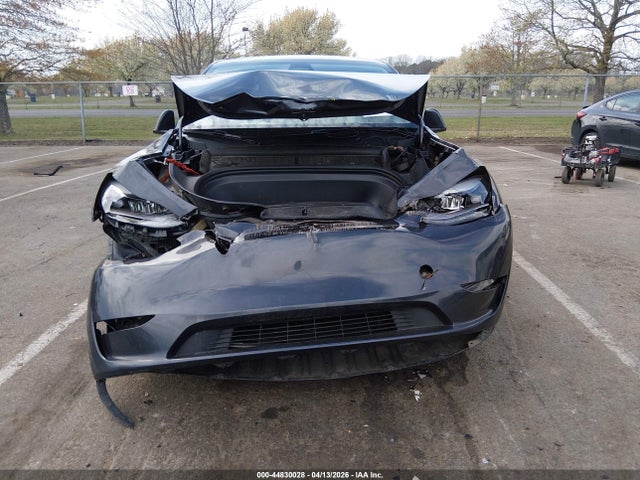 Tesla Model Y Long Range Dual Motor All-wheel Drive