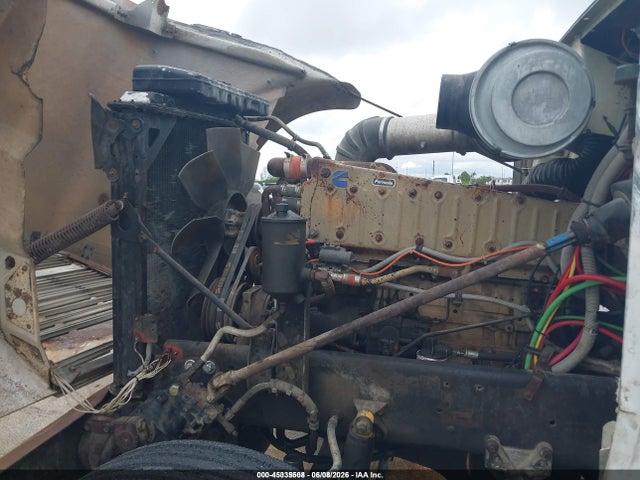 Freightliner Conventional Fld120
