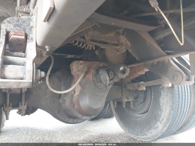 Freightliner Conventional Fld120
