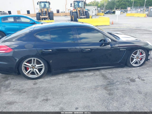 Porsche Panamera 4s