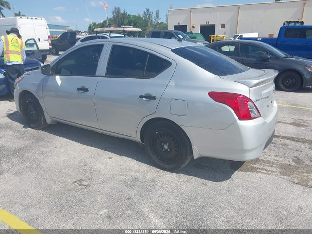 Nissan Versa 1.6 S+