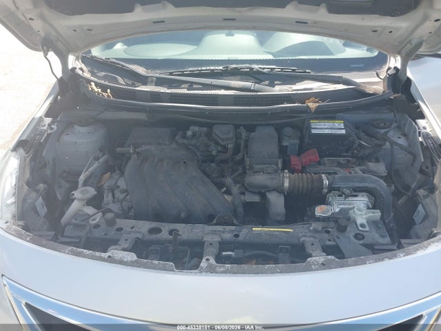 Nissan Versa 1.6 S+