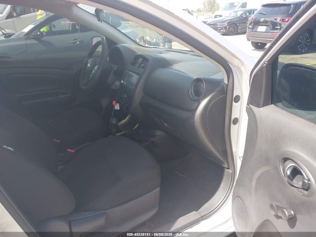 Nissan Versa 1.6 S+