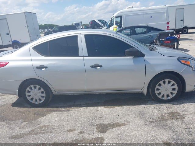 Nissan Versa 1.6 S+