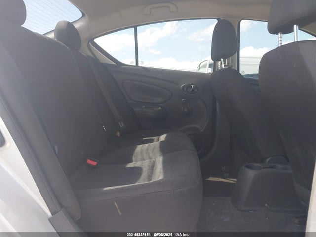 Nissan Versa 1.6 S+