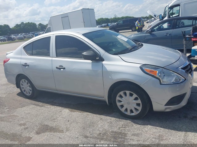 Nissan Versa 1.6 S+