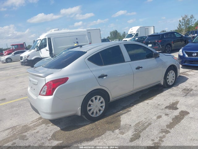 Nissan Versa 1.6 S+