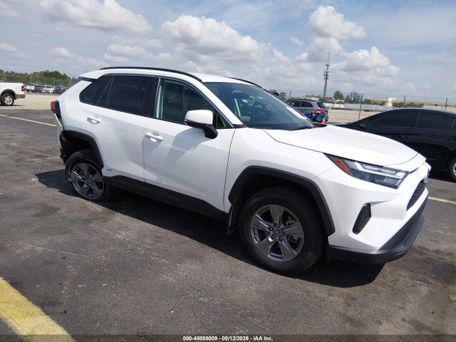 Salvage Toyota RAV4 Image