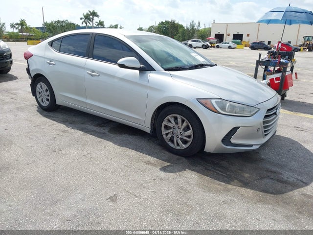 Salvage Hyundai ELANTRA Image