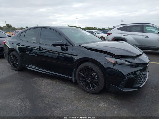 Salvage Toyota Camry Image