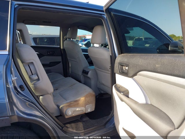 Toyota Highlander Le