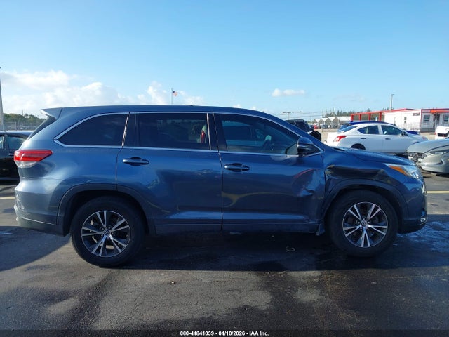Toyota Highlander Le