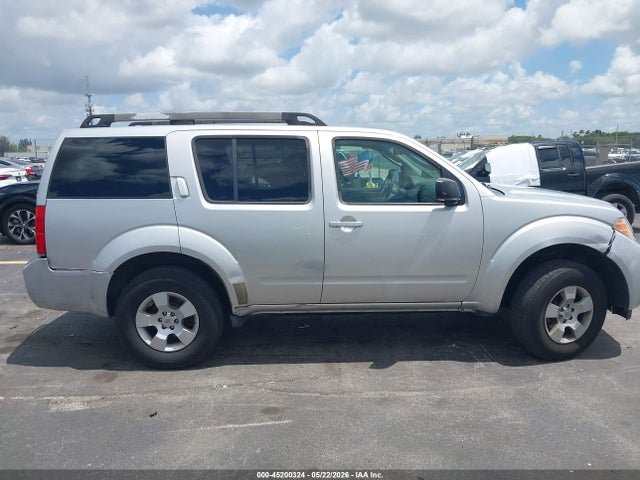 Nissan Pathfinder S