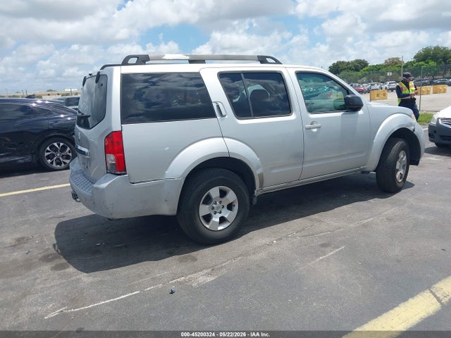 Nissan Pathfinder S