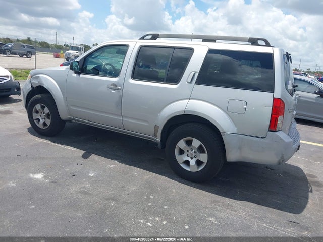 Nissan Pathfinder S