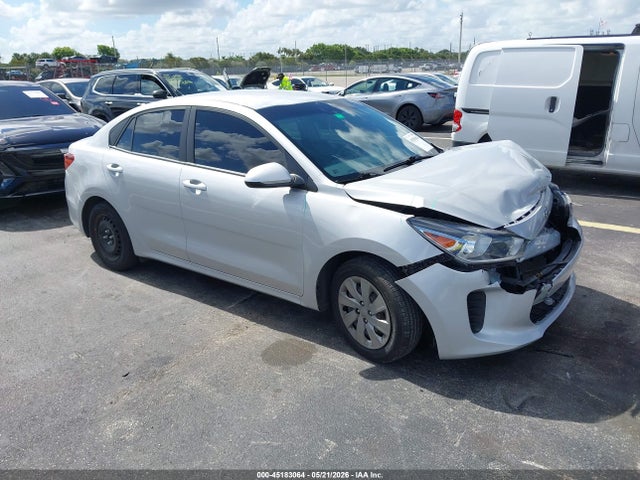 Salvage Kia Rio Image