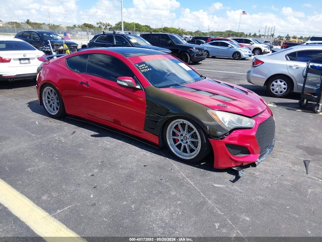 Salvage Hyundai Genesis Image