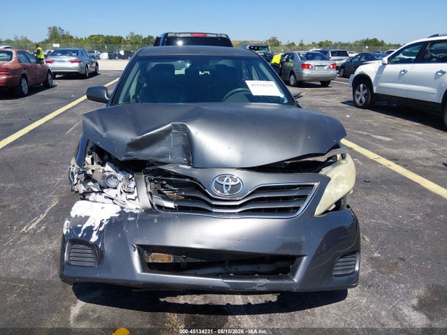 Toyota Camry Le V6