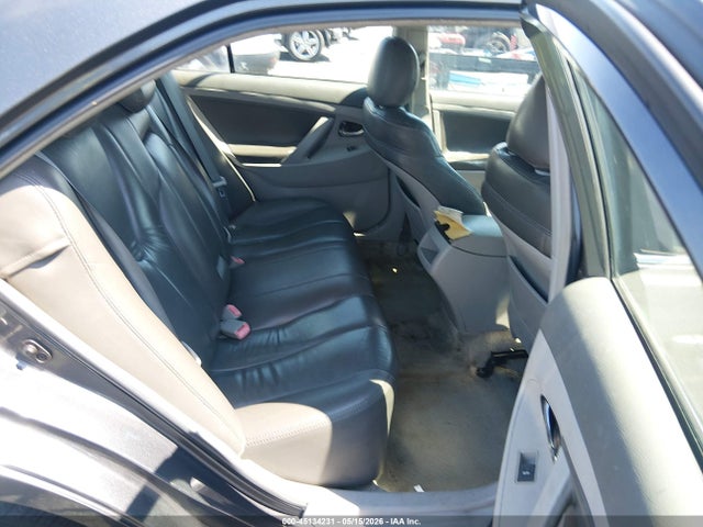 Toyota Camry Le V6