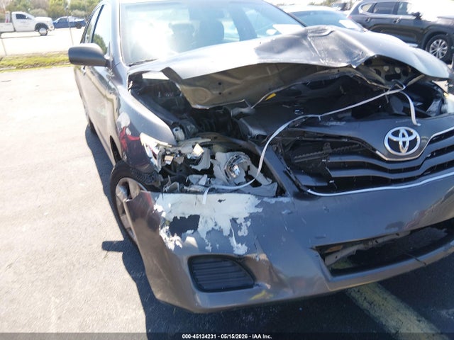 Toyota Camry Le V6