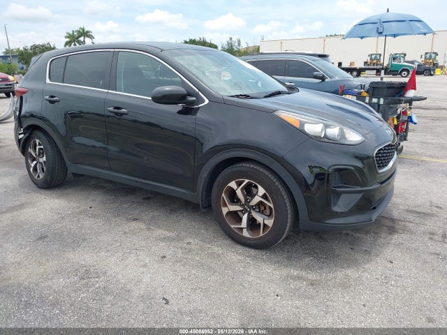 Salvage Kia Sportage Image