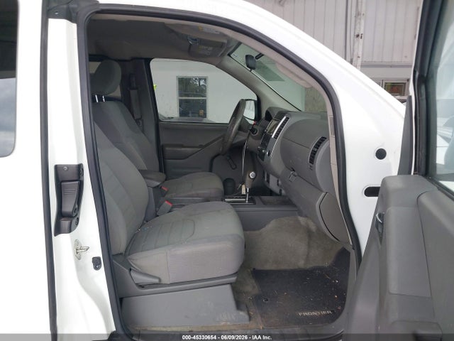 Nissan Frontier S