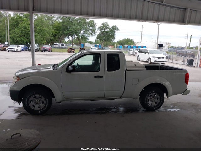 Nissan Frontier S