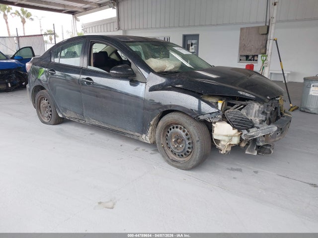 Salvage Mazda Mazda3 Image