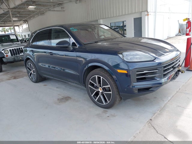 Salvage Porsche Cayenne E-hybrid Image