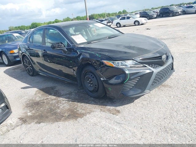 Salvage Toyota Camry Image