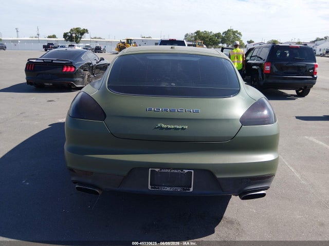 Porsche Panamera 4
